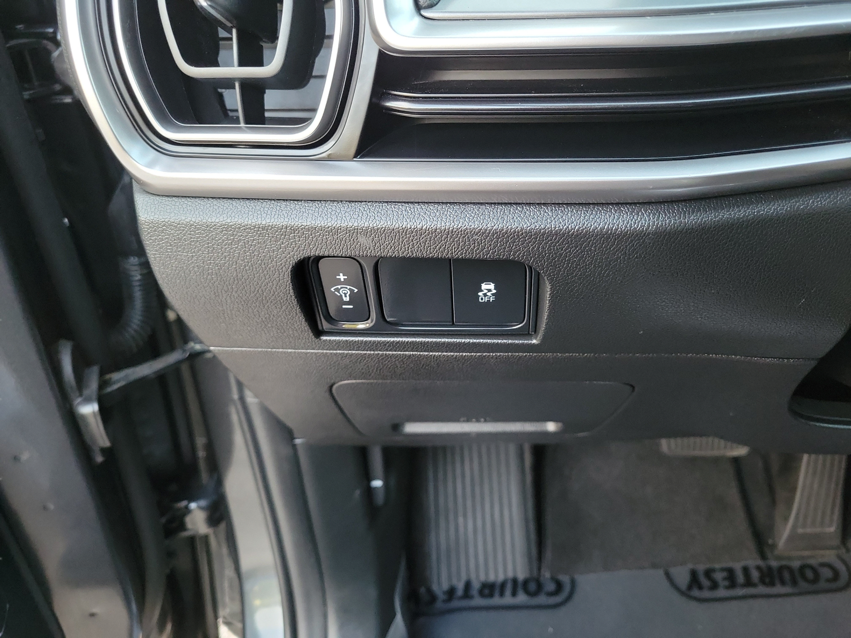 Certified 2024 Kia Sorento S AWD/4WD image 27