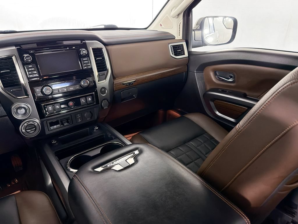 Used 2018 Nissan Titan Platinum Reserve AWD/4WD image 23