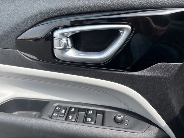 New 2025 Jeep Compass Limited image 17