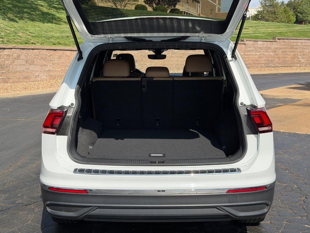 Used 2022 Volkswagen Tiguan SE image 15