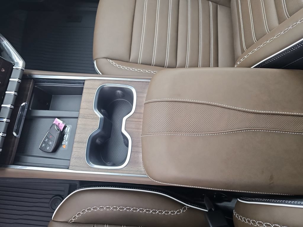New 2026 GMC Acadia Denali Ultimate w/ LPO, Floor Liner Package AWD/4WD image 26