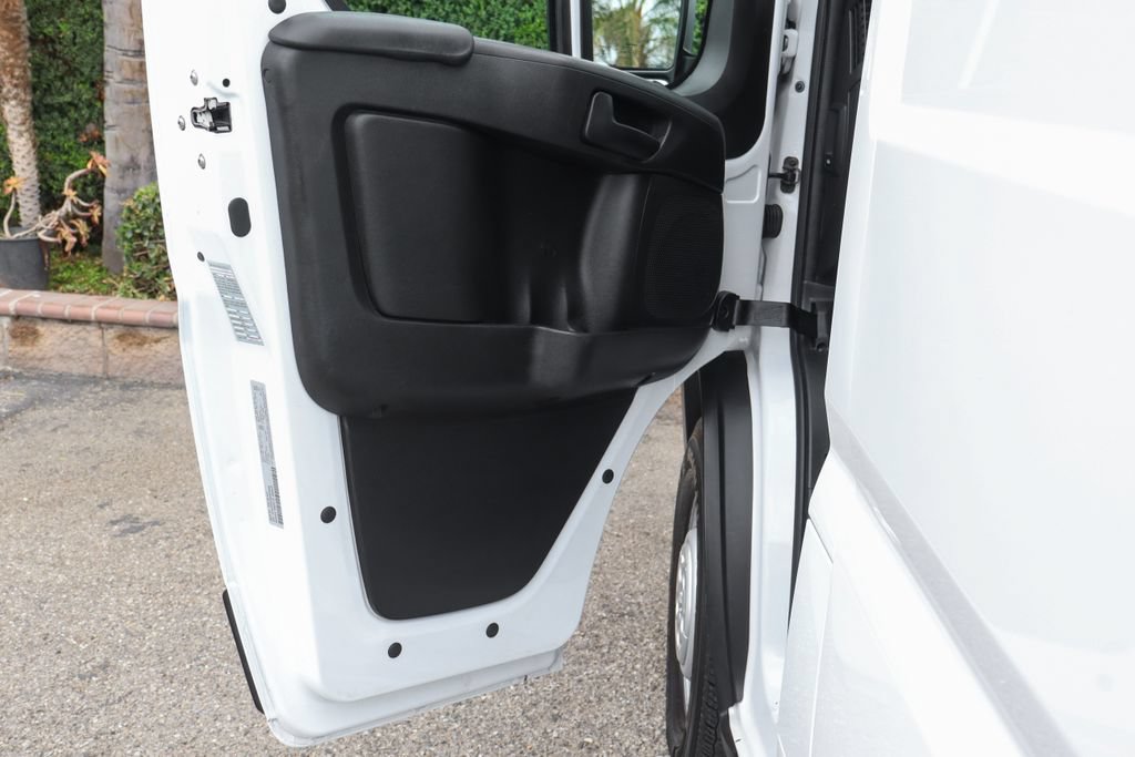 Used 2025 RAM ProMaster 2500 w/ U-Haul Equipment Group FWD image 19