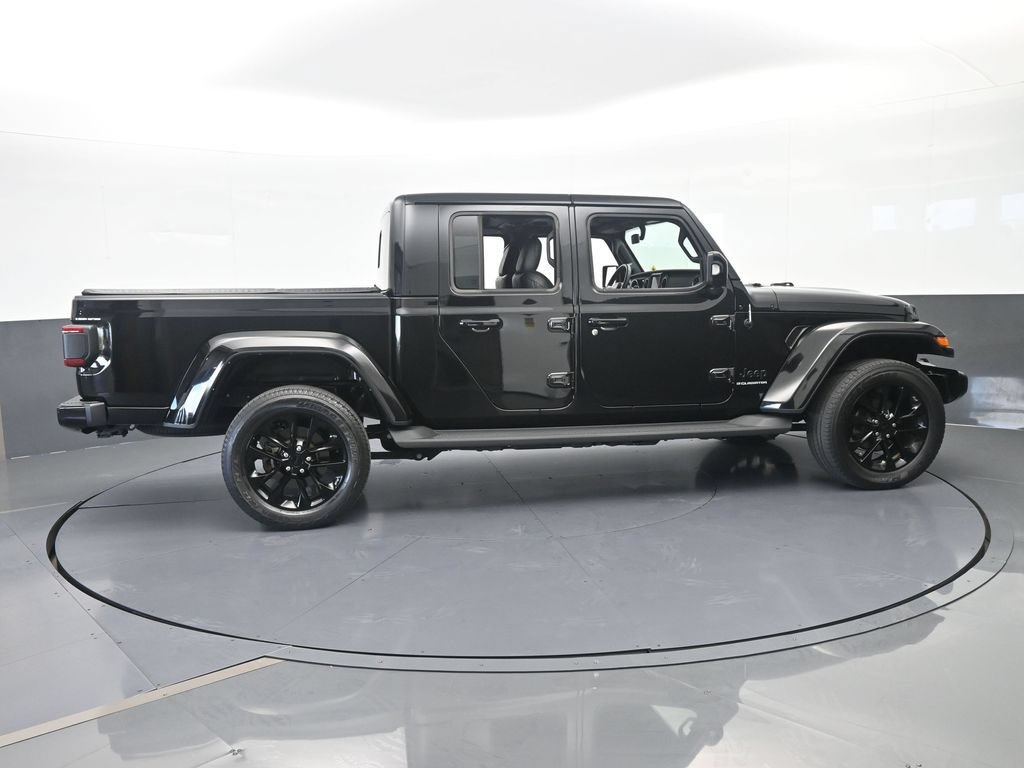 Used 2023 Jeep Gladiator Overland AWD/4WD image 7
