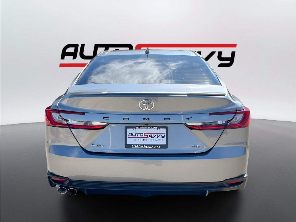 Used 2025 Toyota Camry SE FWD image 6