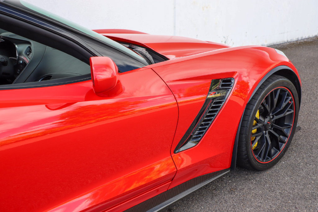 Used 2017 Chevrolet Corvette Z06 w/ Z07 Performance Package RWD image 39