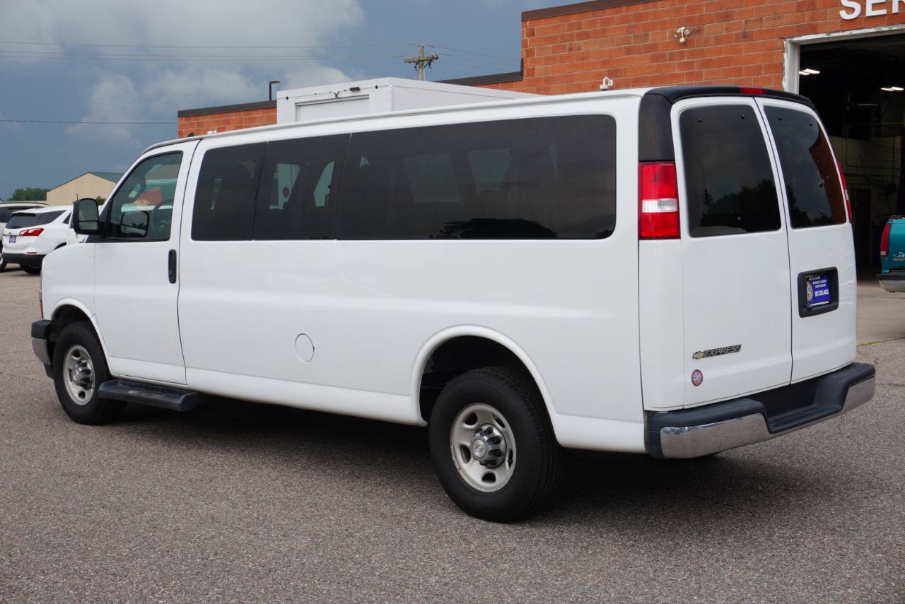 Used 2019 Chevrolet Express 3500 LT w/ LT Preferred Equipment Group RWD image 3