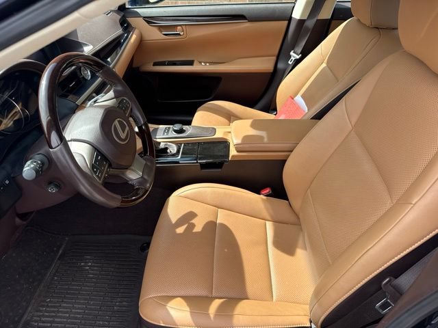 Used 2016 Lexus ES 350 w/ Premium Package w/Wood Trim FWD image 5