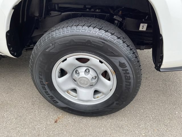 Used 2023 Toyota Tacoma SR AWD/4WD image 39