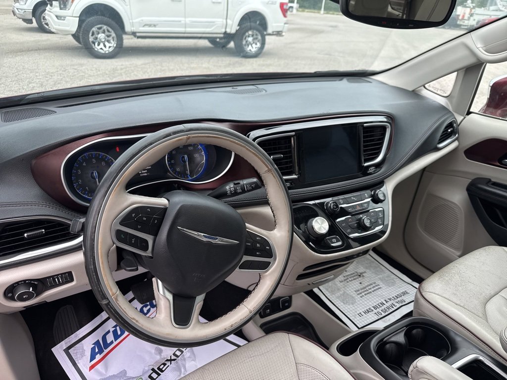 Used 2020 Chrysler Pacifica Limited image 16