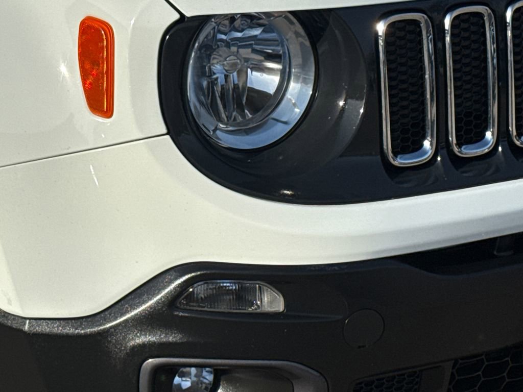 Used 2017 Jeep Renegade Latitude image 4