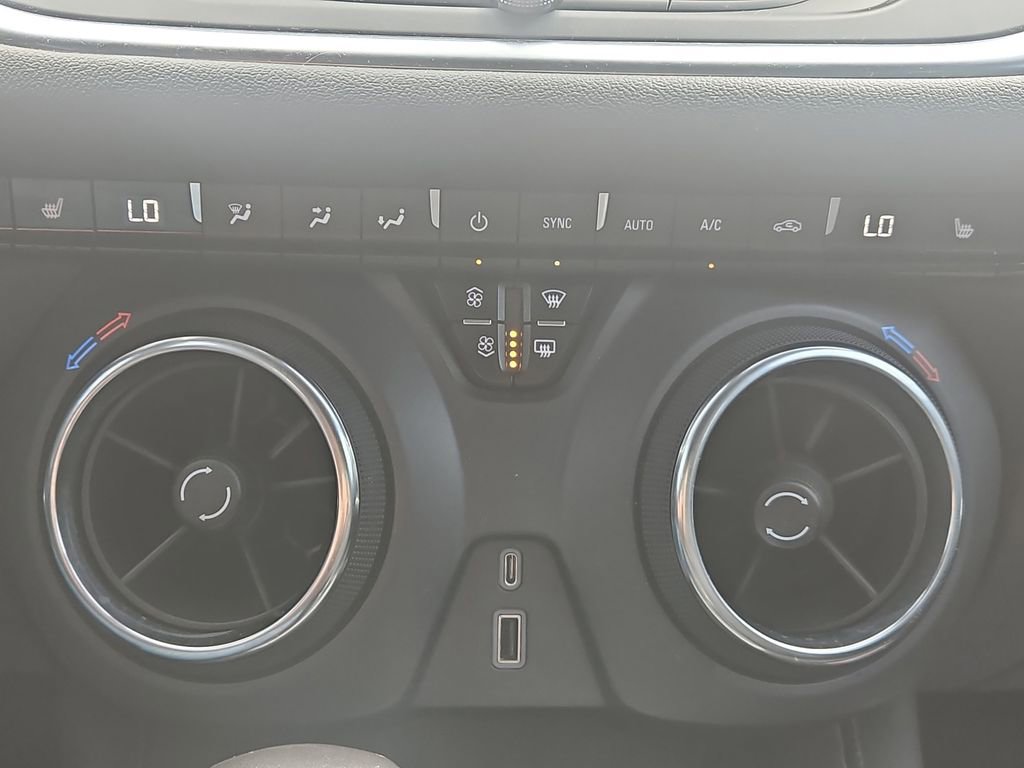 Used 2020 Chevrolet Blazer LT w/ Sound & Technology Package AWD/4WD image 38