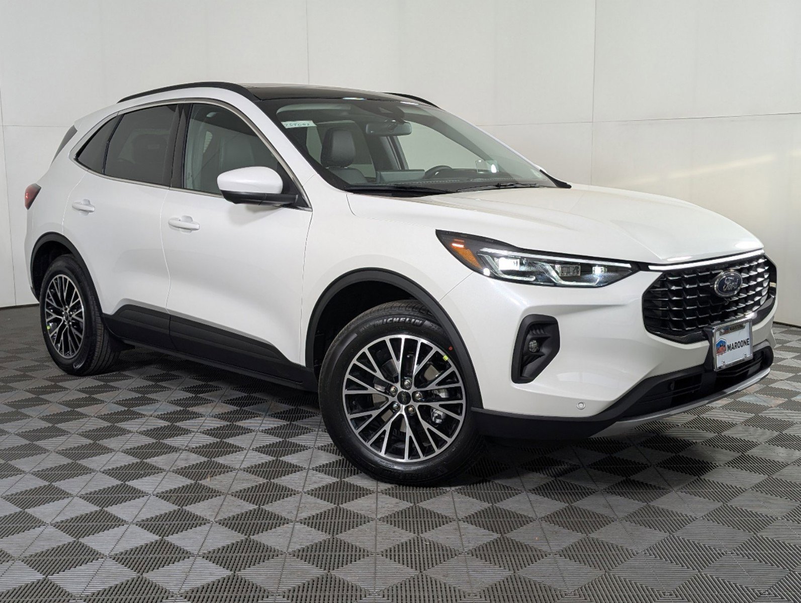 New 2025 Ford Escape SE w/ PHEV Premium Package