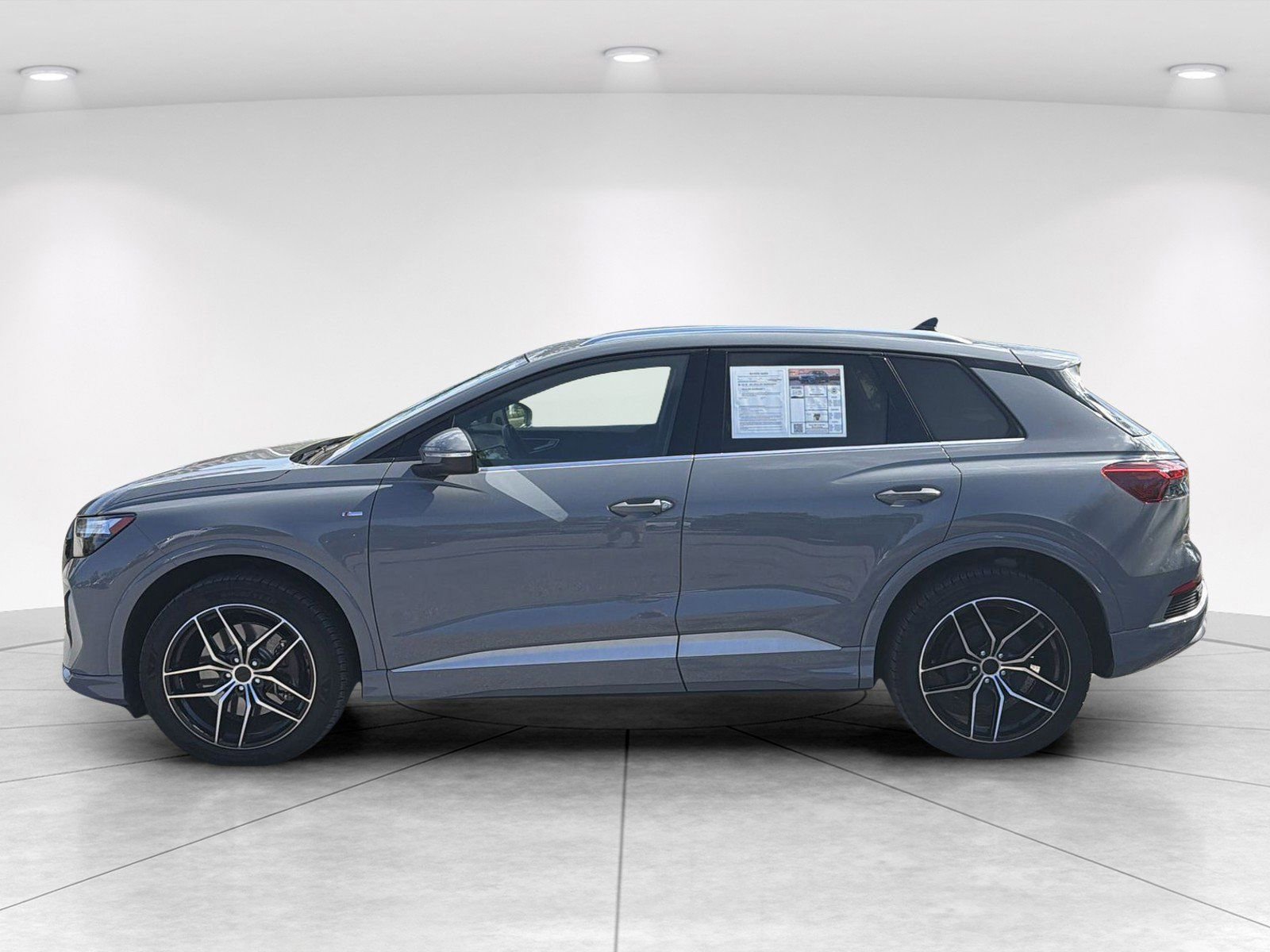 Used 2024 Audi Q4 e-tron Premium AWD/4WD image 7