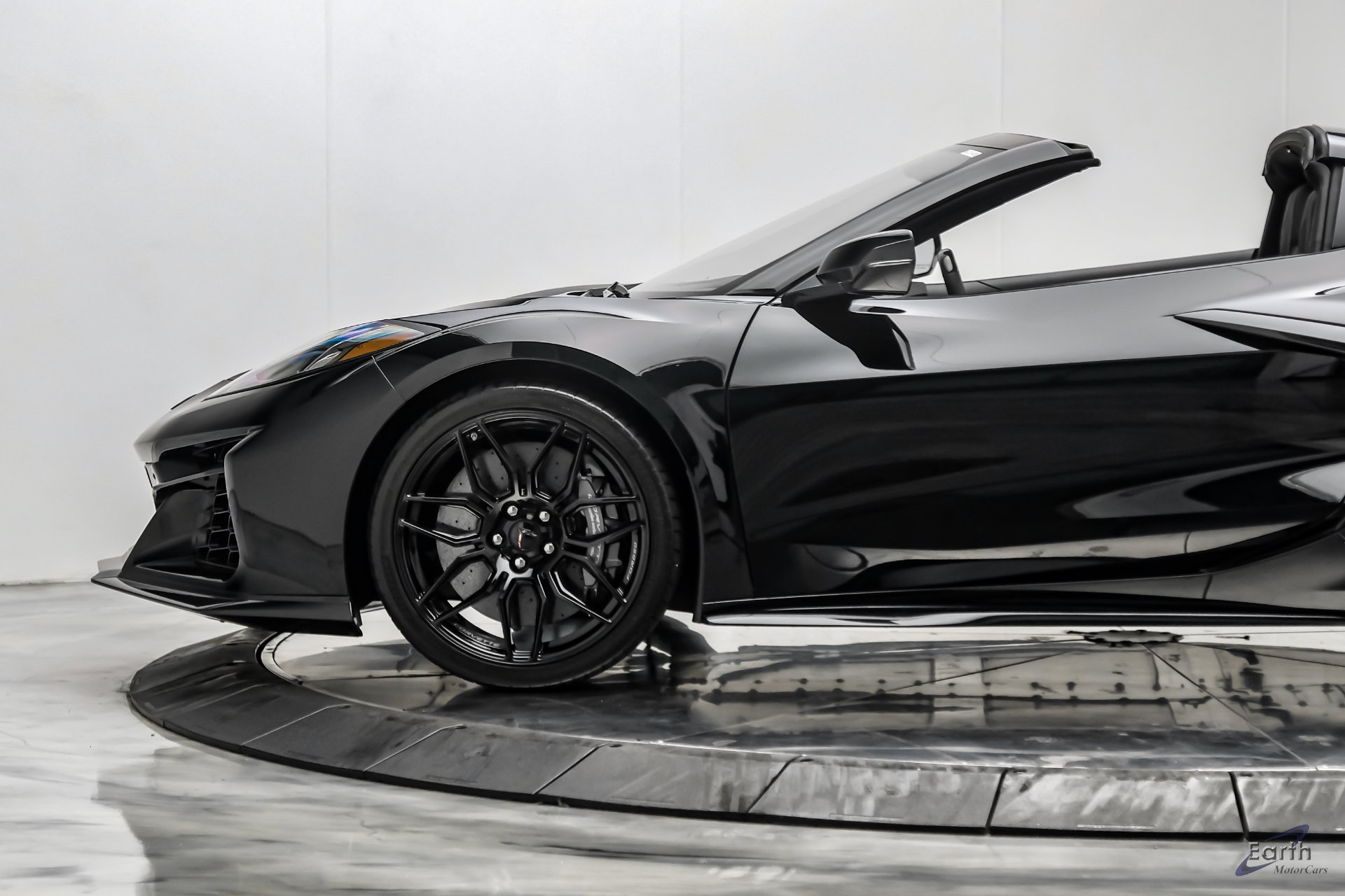 Used 2023 Chevrolet Corvette Z06 w/ Stealth Interior Trim Package RWD image 11
