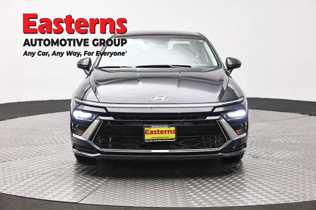 Used 2025 Hyundai Sonata SEL FWD image 2