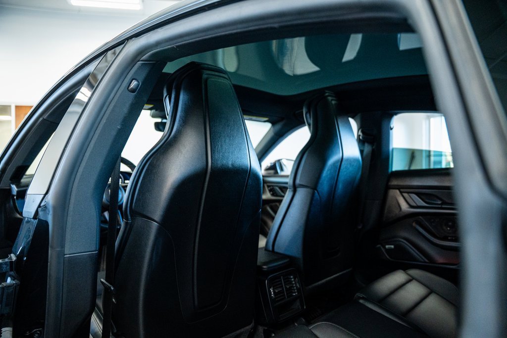 Used 2021 Porsche Taycan image 47