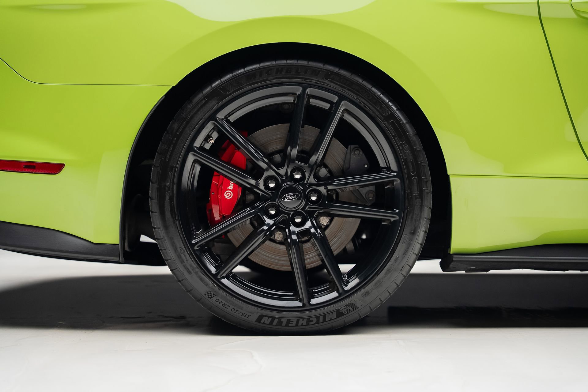 Used 2020 Ford Mustang Shelby GT500 w/ Technology Package image 41