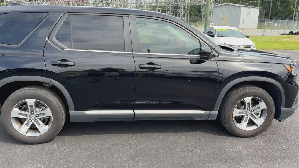 Used 2025 Honda Pilot EX-L image 9