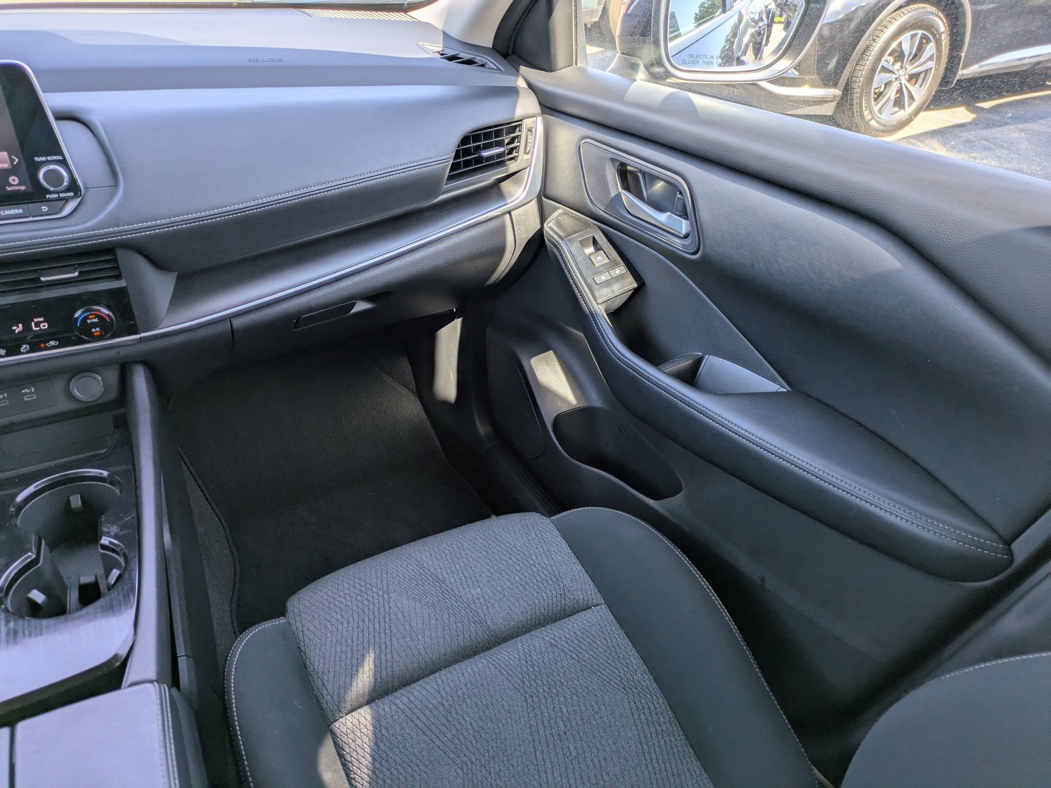 Certified 2026 Nissan Rogue SV FWD image 18