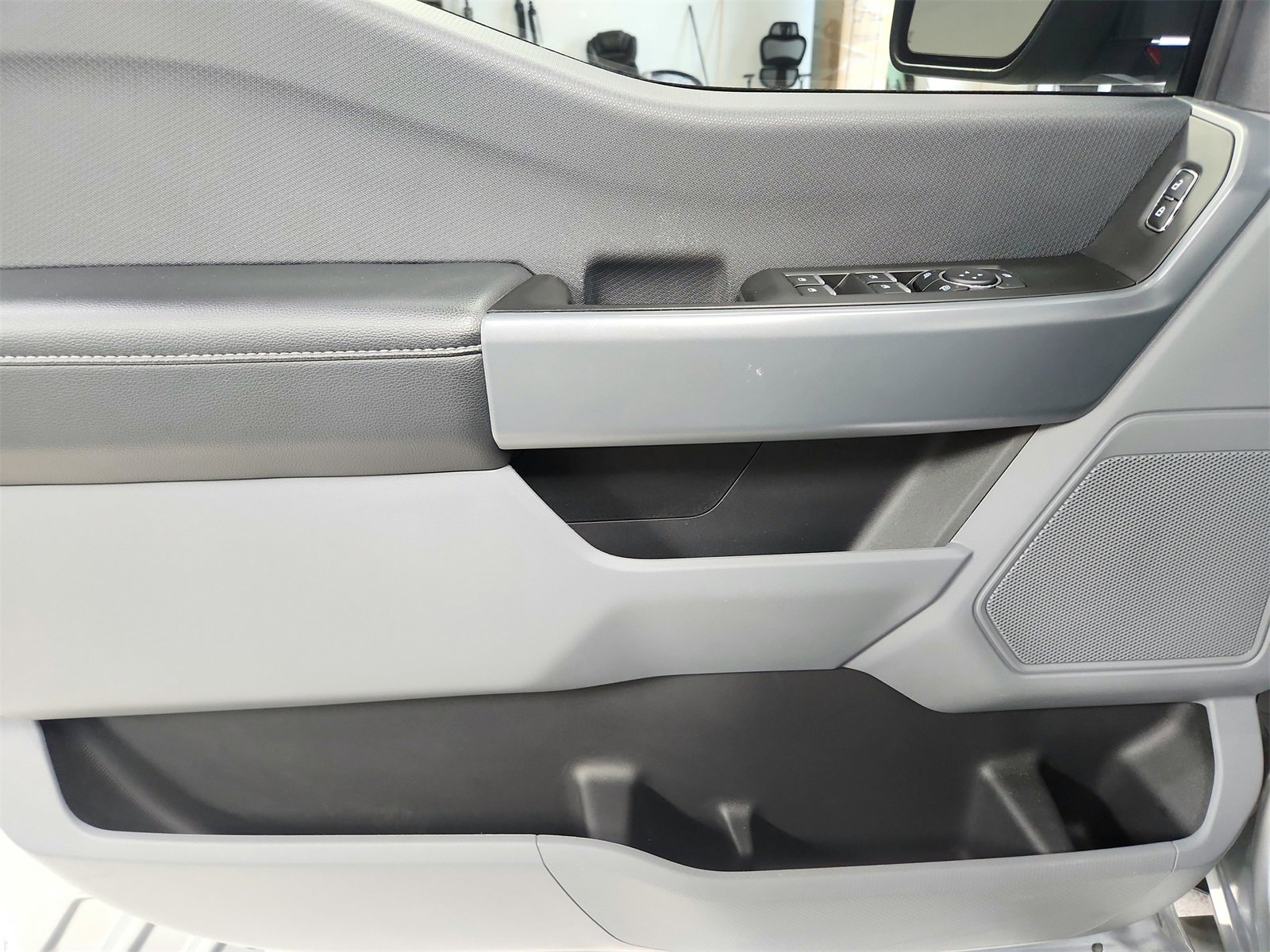 Used 2023 Ford F150 XLT w/ XTR Package image 32