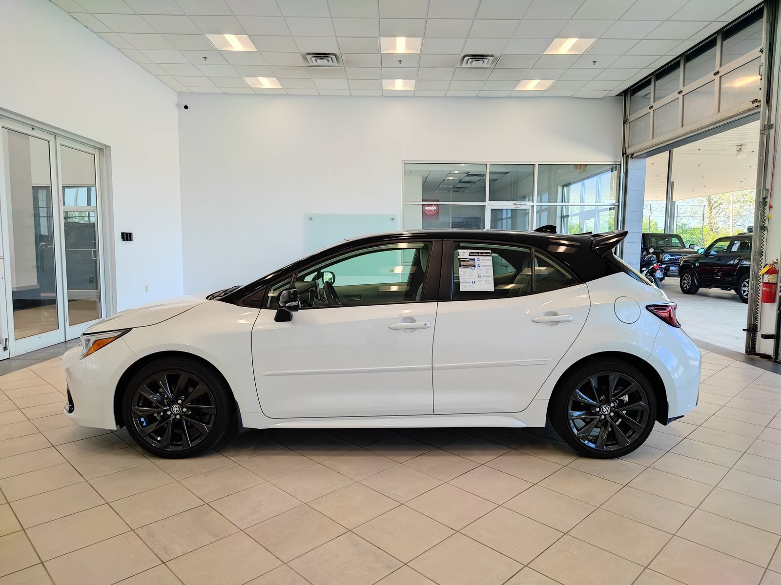 Used 2025 Toyota Corolla XSE FWD image 6