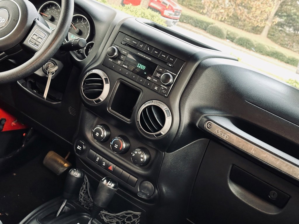 Used 2013 Jeep Wrangler Unlimited Sport image 22