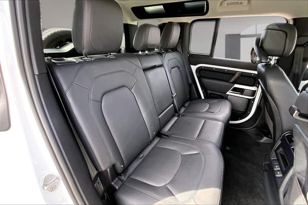 Certified 2023 Land Rover Defender 110 SE AWD/4WD image 23
