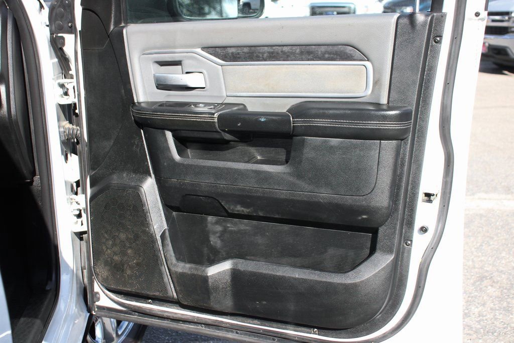 Used 2021 RAM 3500 Big Horn image 40