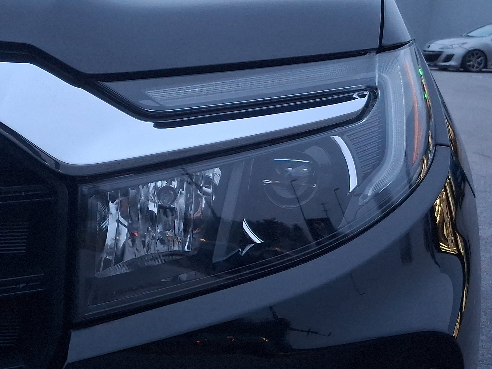 Used 2023 Honda Passport EX-L image 8