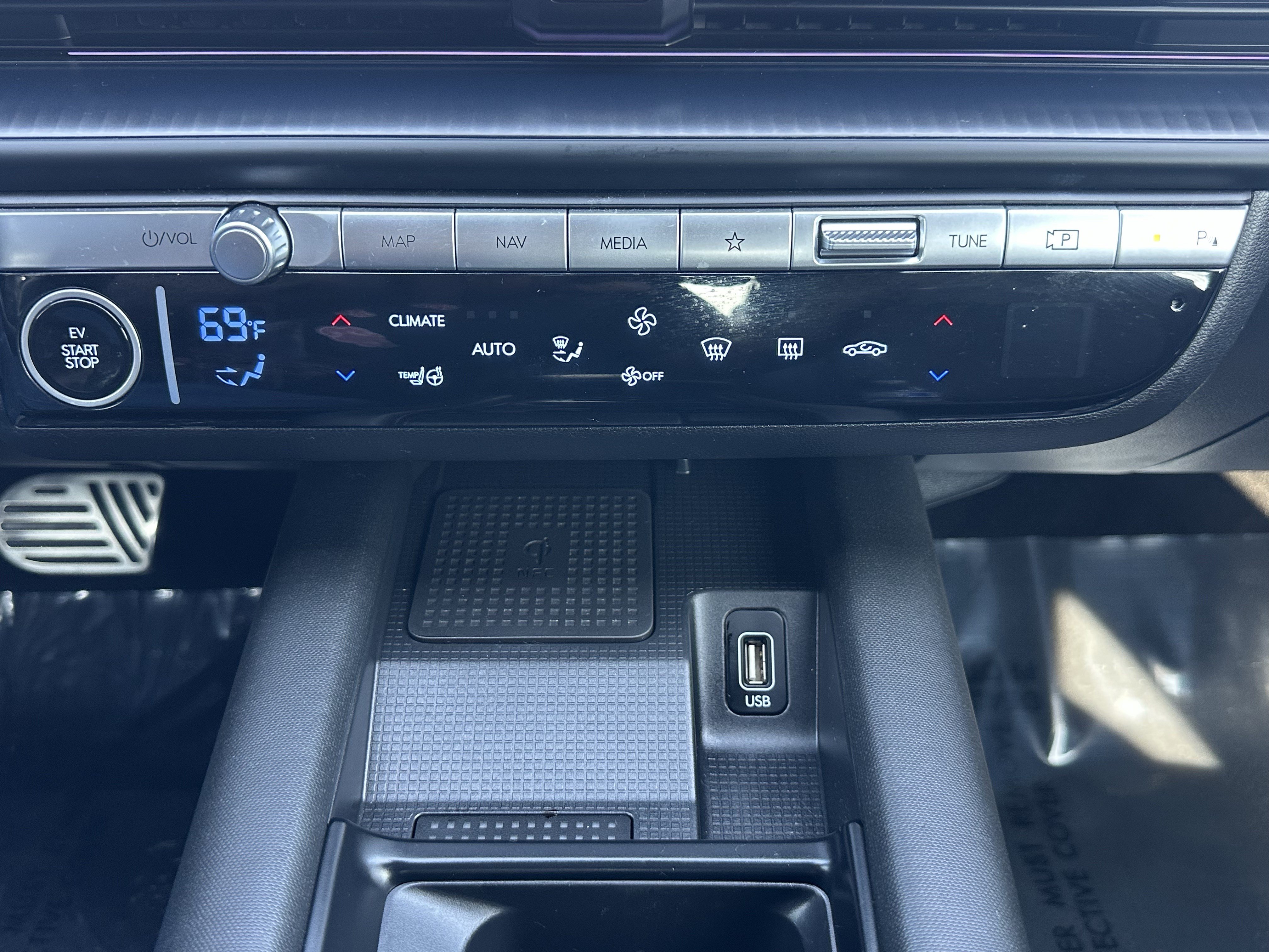 Used 2023 Hyundai Ioniq 6 Limited RWD image 31