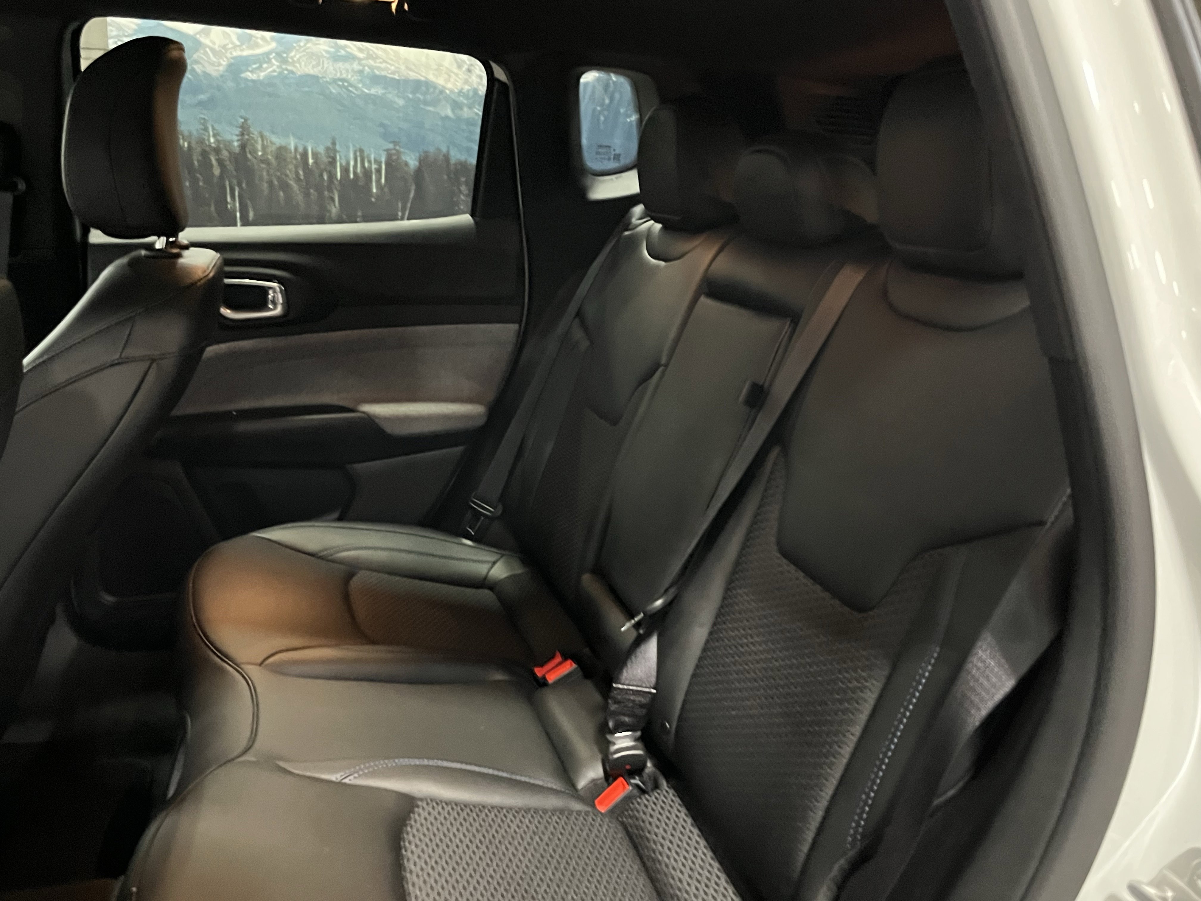 Certified 2025 Jeep Compass Latitude AWD/4WD image 14