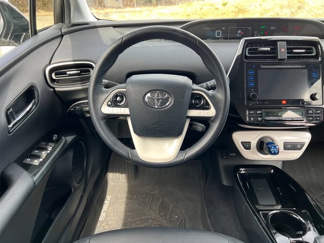 Used 2017 Toyota Prius Four w/ Premium Convenience Package FWD image 12