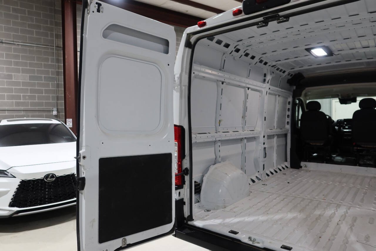 Used 2024 RAM ProMaster 2500 w/ Safety Group FWD image 17