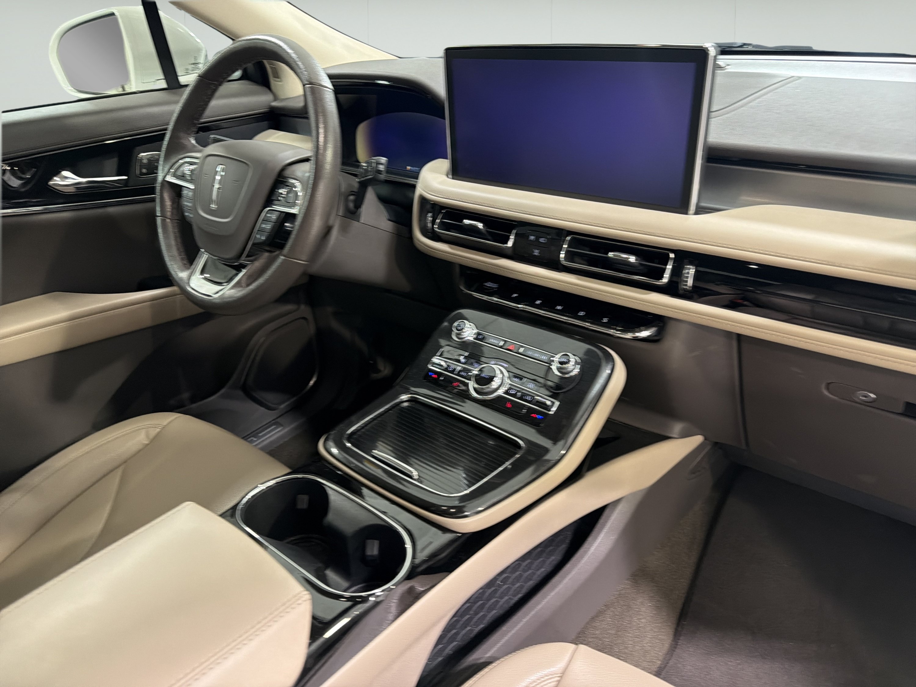Used 2023 Lincoln Nautilus AWD w/ Premium Package image 14