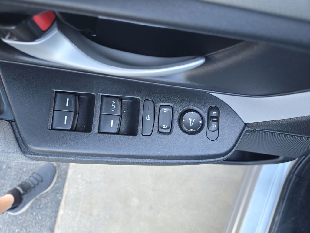 Used 2021 Honda CR-V LX image 12
