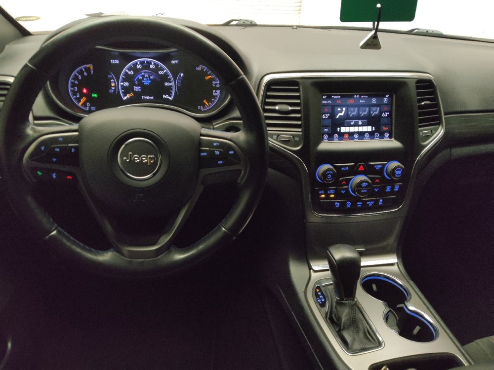 Used 2020 Jeep Grand Cherokee Laredo RWD image 22