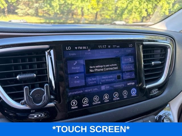 Used 2017 Chrysler Pacifica Touring-L Plus FWD image 8