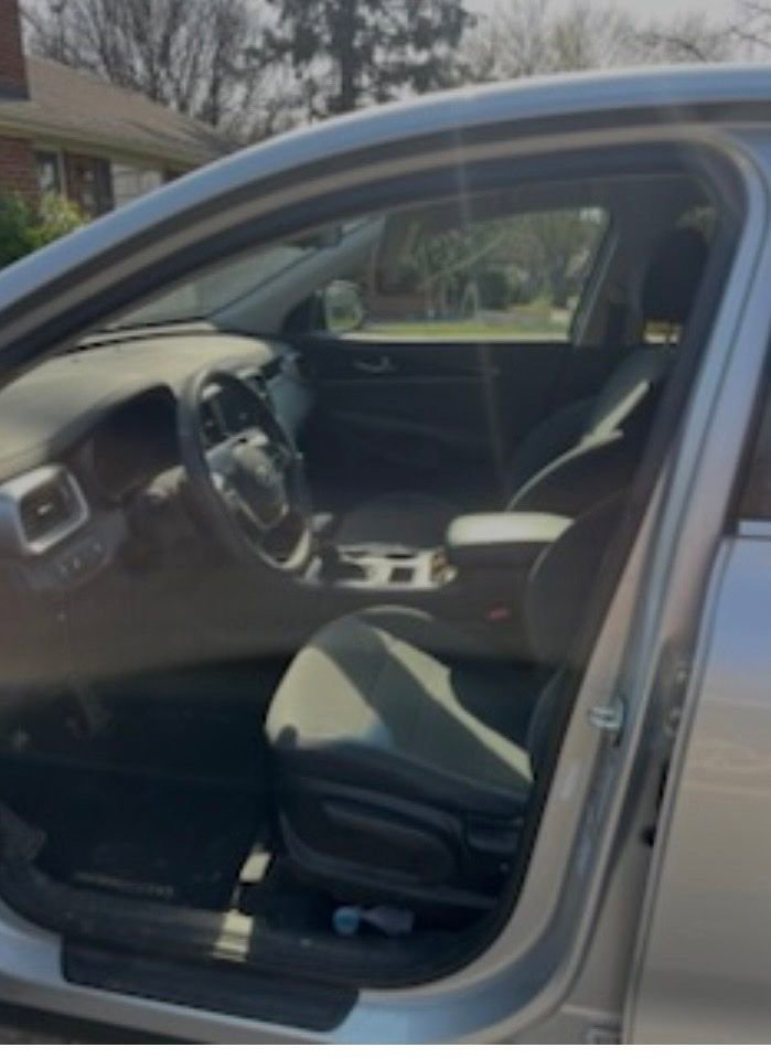 Used 2020 Kia Sorento LX image 13