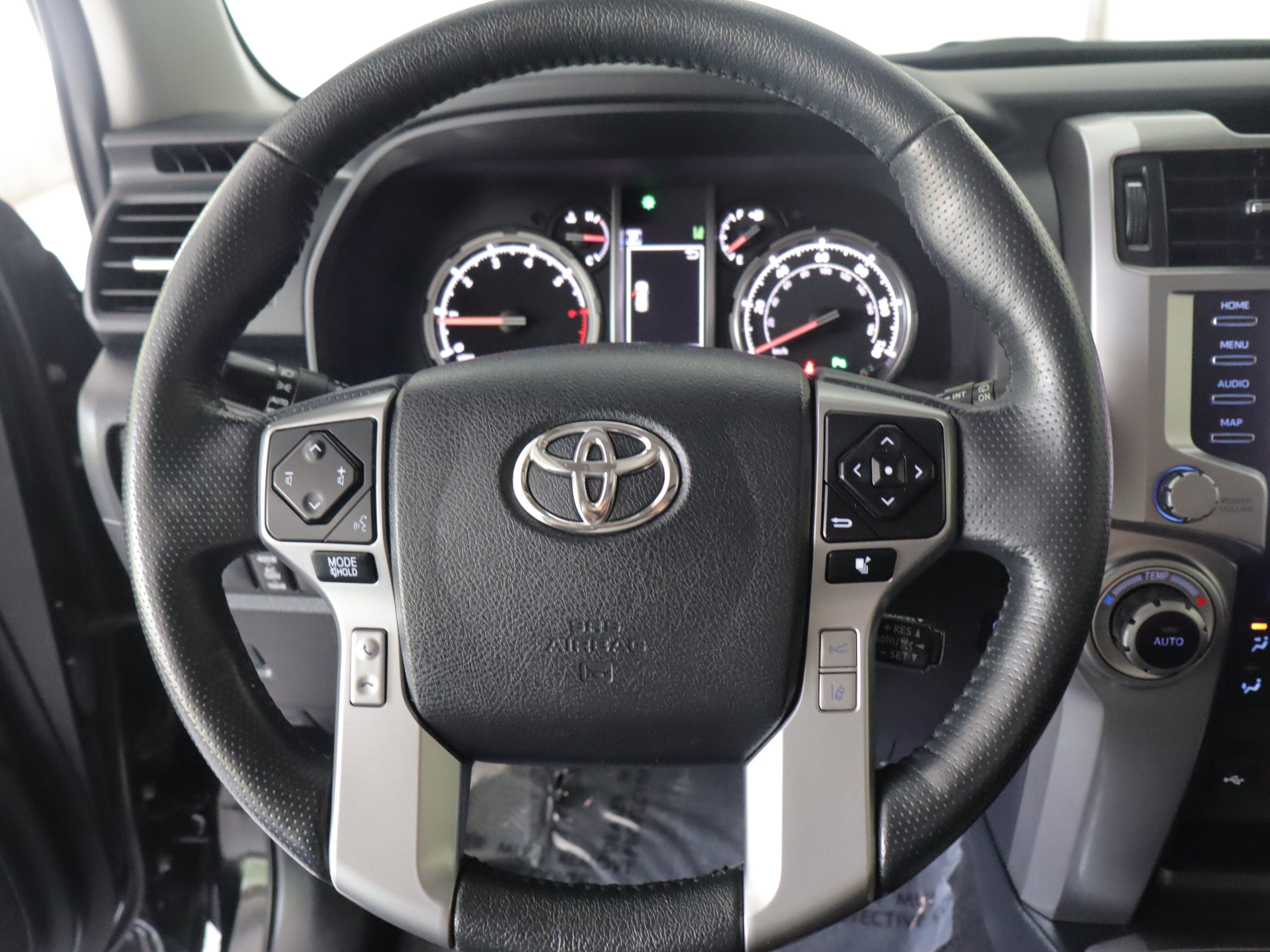 Used 2023 Toyota 4Runner Limited AWD/4WD image 16