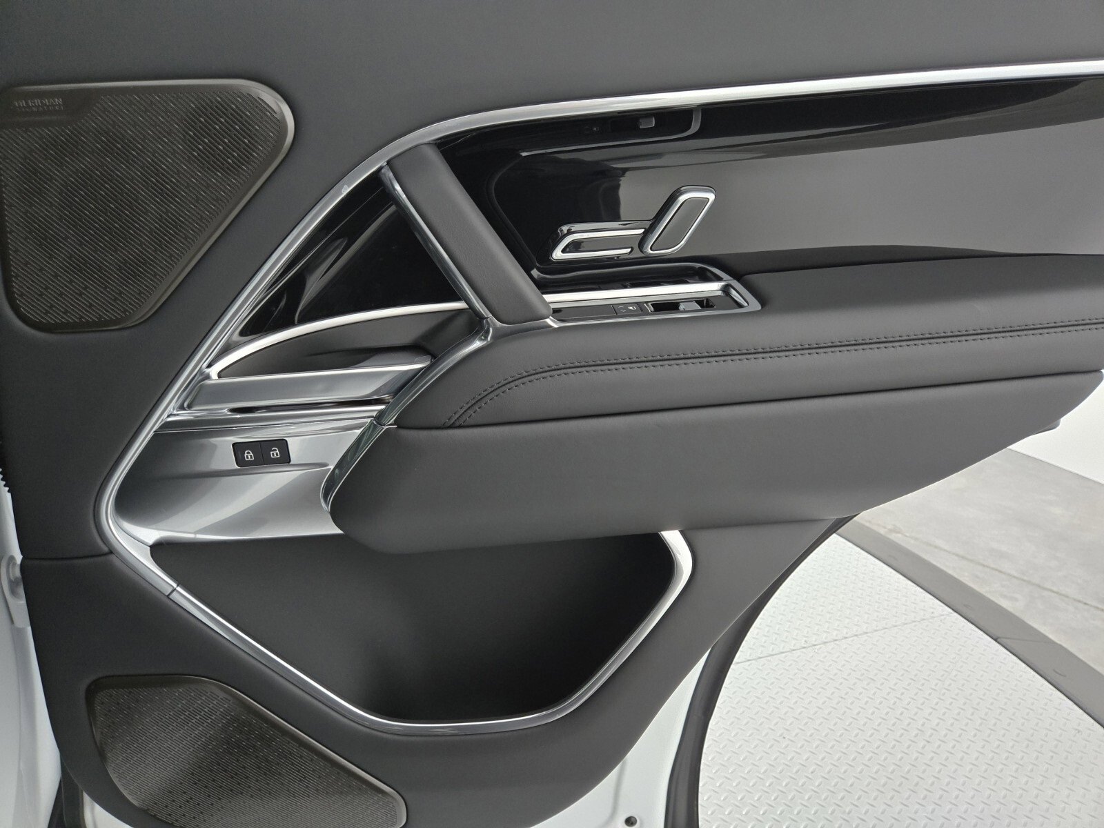 New 2025 Land Rover Range Rover Autobiography image 19