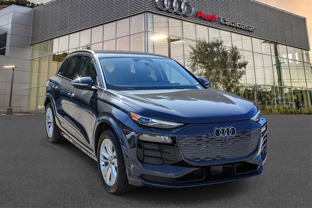 Used 2025 Audi Q6 e-tron Premium w/ Convenience Package image 5