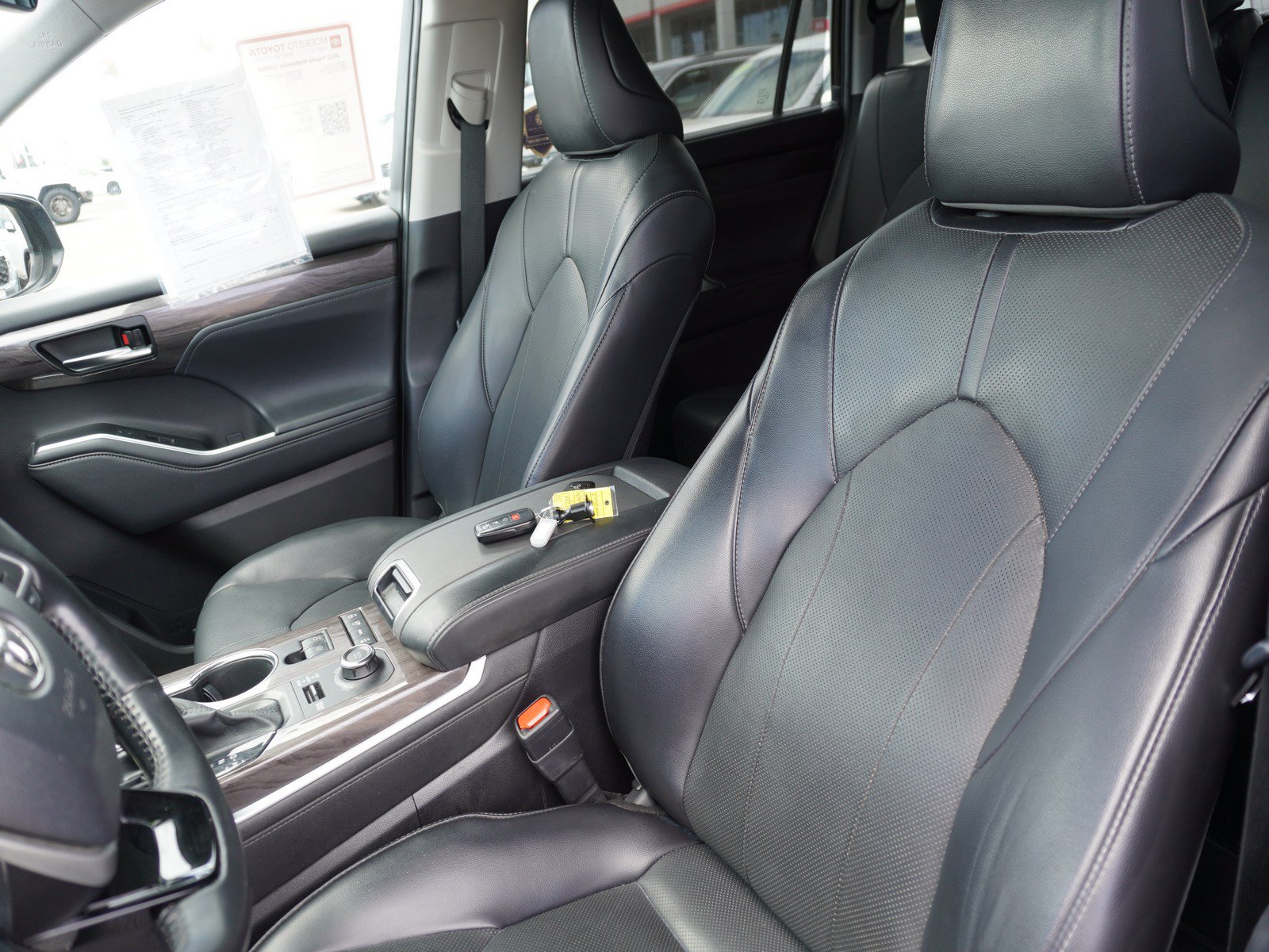 Used 2022 Toyota Highlander Limited AWD/4WD image 25
