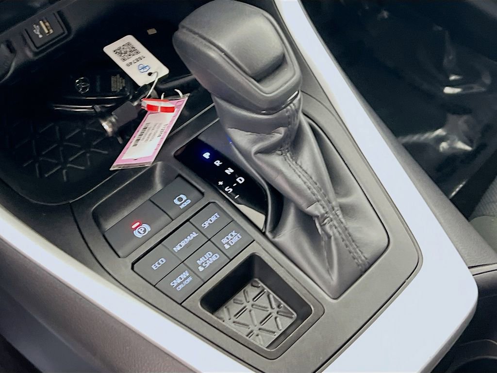 Certified 2025 Toyota RAV4 XLE image 16