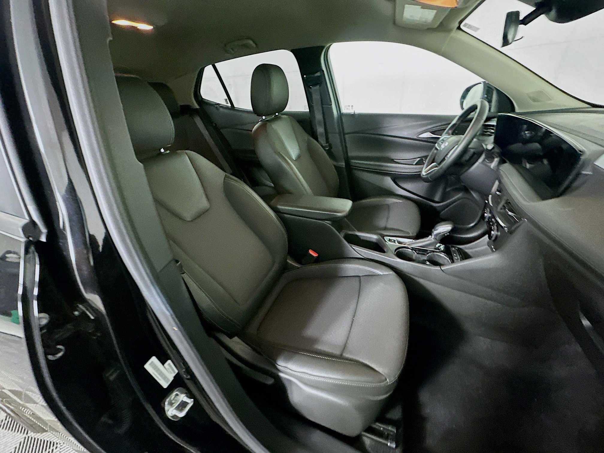Used 2025 Buick Encore GX Preferred image 29
