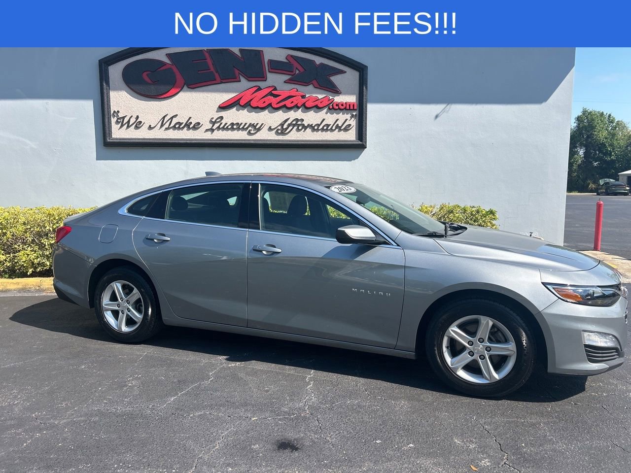 Used 2023 Chevrolet Malibu LT FWD image 2