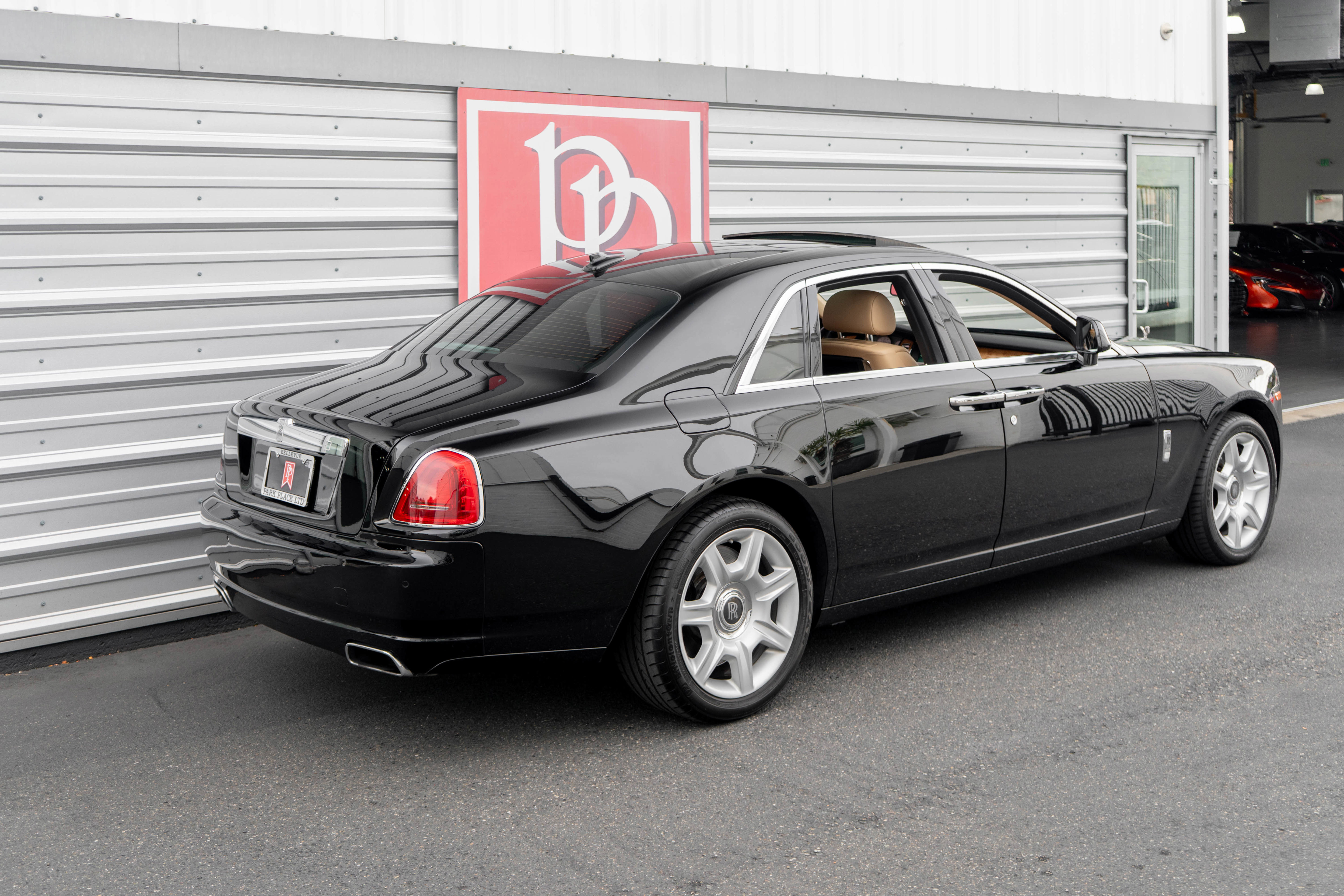 Used 2017 Rolls-Royce Ghost image 81