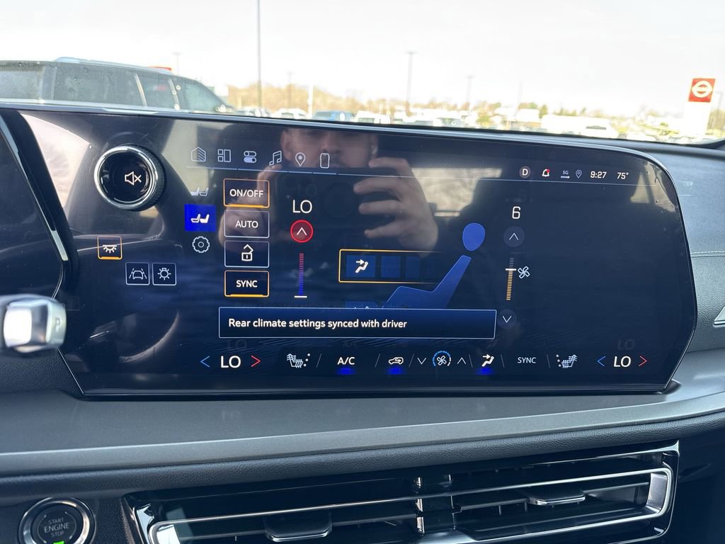 New 2026 Chevrolet Traverse LT FWD image 19