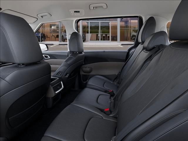 New 2025 Kia Carnival EX FWD image 18