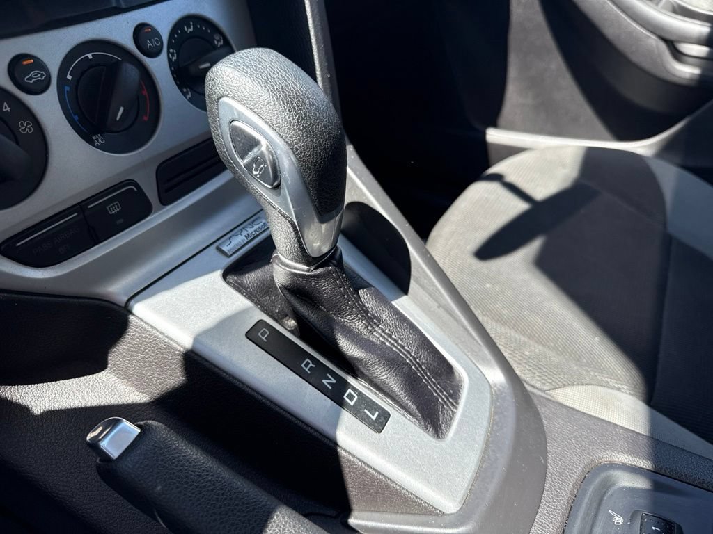 Used 2014 Ford Focus SE w/ SE Winter Package FWD image 15