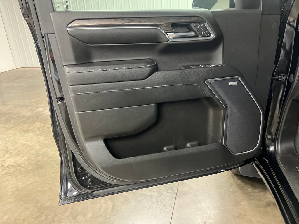 Certified 2023 Chevrolet Silverado 1500 LTZ w/ LTZ Convenience Package II AWD/4WD image 15